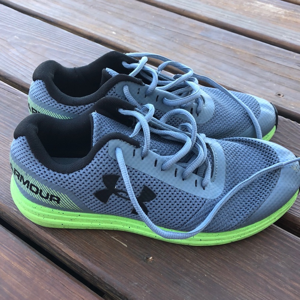 Under Armor Shoes size 5
